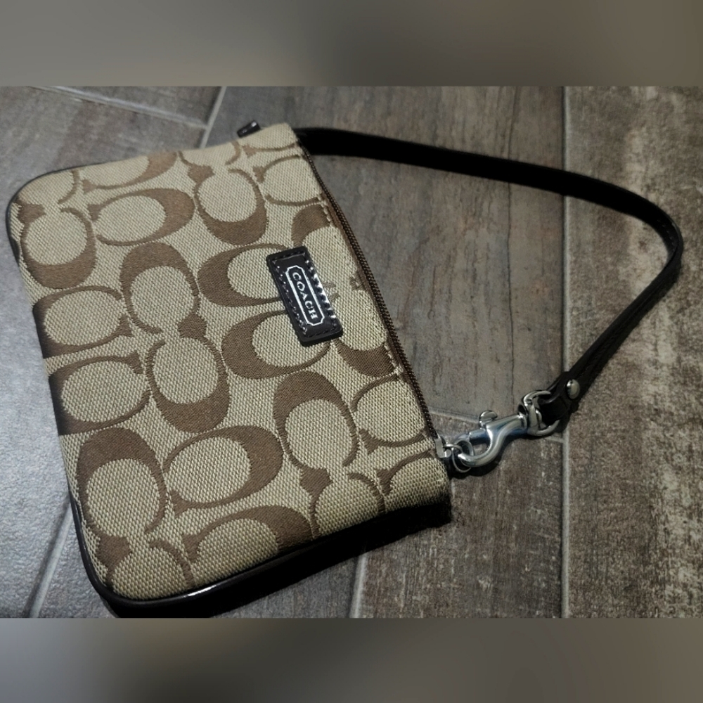 Womens Coach Small Hand Bag Card Holder